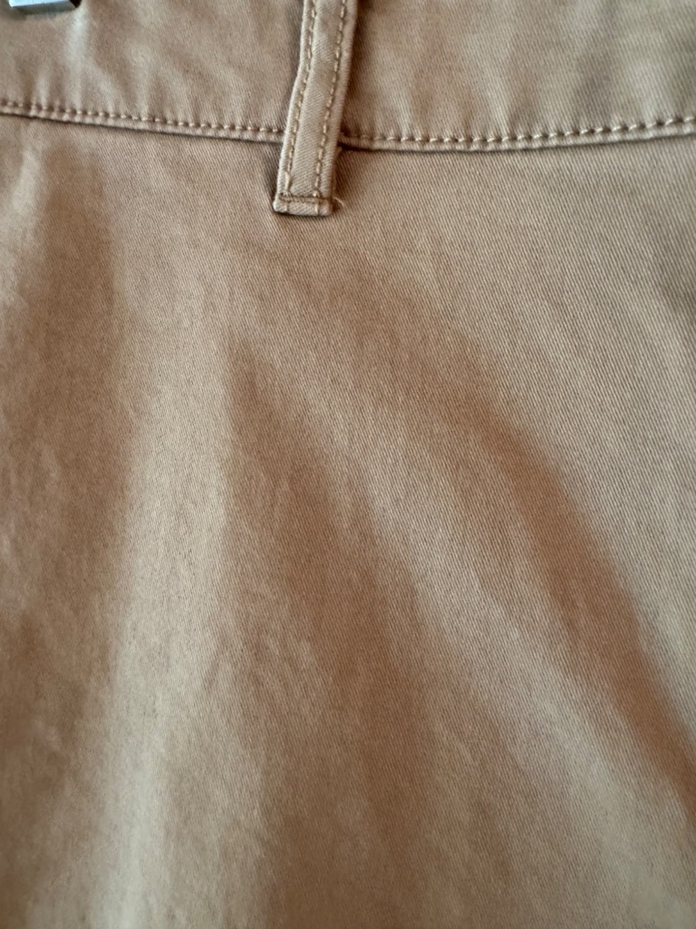 LL Bean Mens Khaki Sandwashed Standard Fit Shorts- 40 W, 9 Inch- worn 2x - Picture 4 of 8